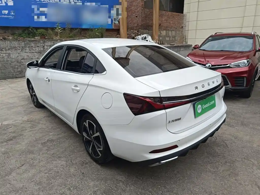 Roewe i5 1.5 L CVT Honored
