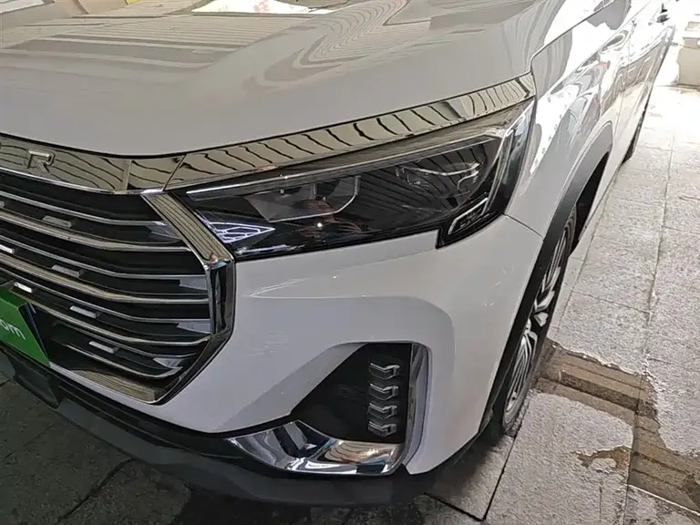 Jetour X90 PLUS 1.6 TD DCT Villa 5-seat