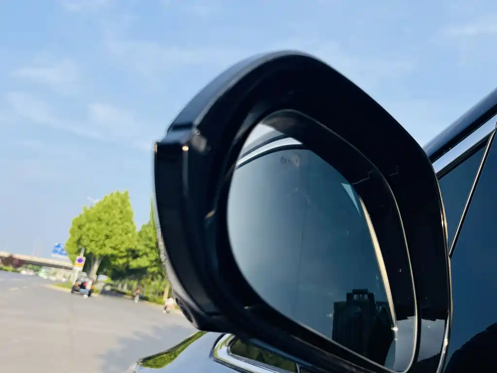 Hongqi HQ9 2.0 T Connected Flagship Enjoyment