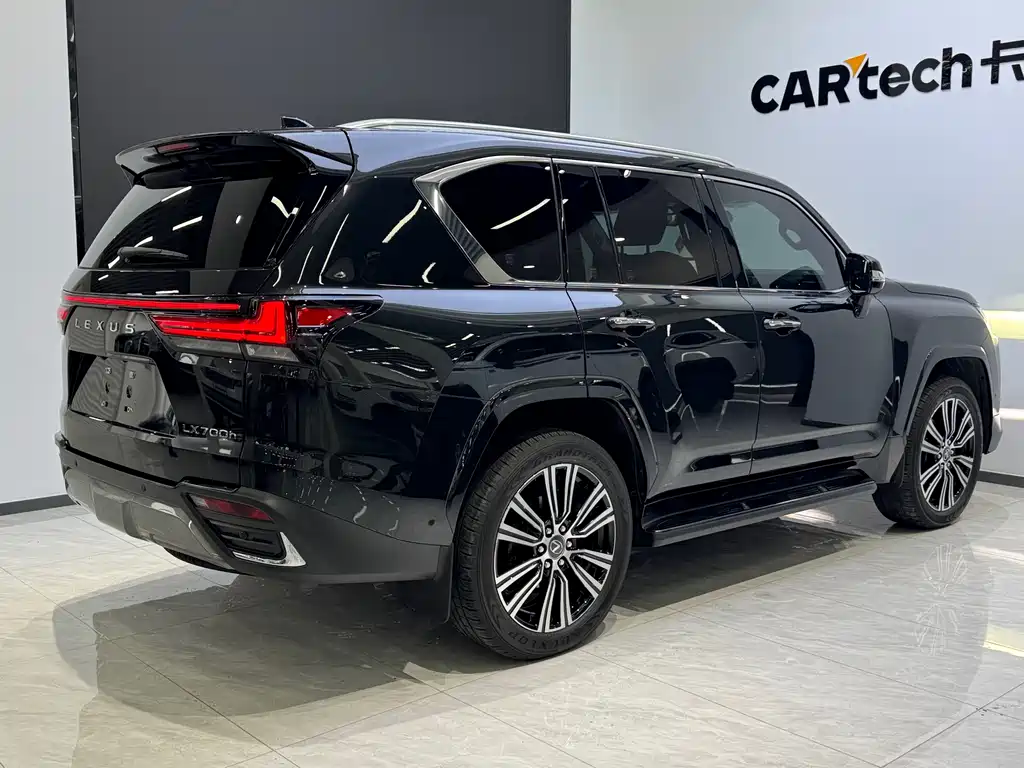 Lexus LX 700 h Territory