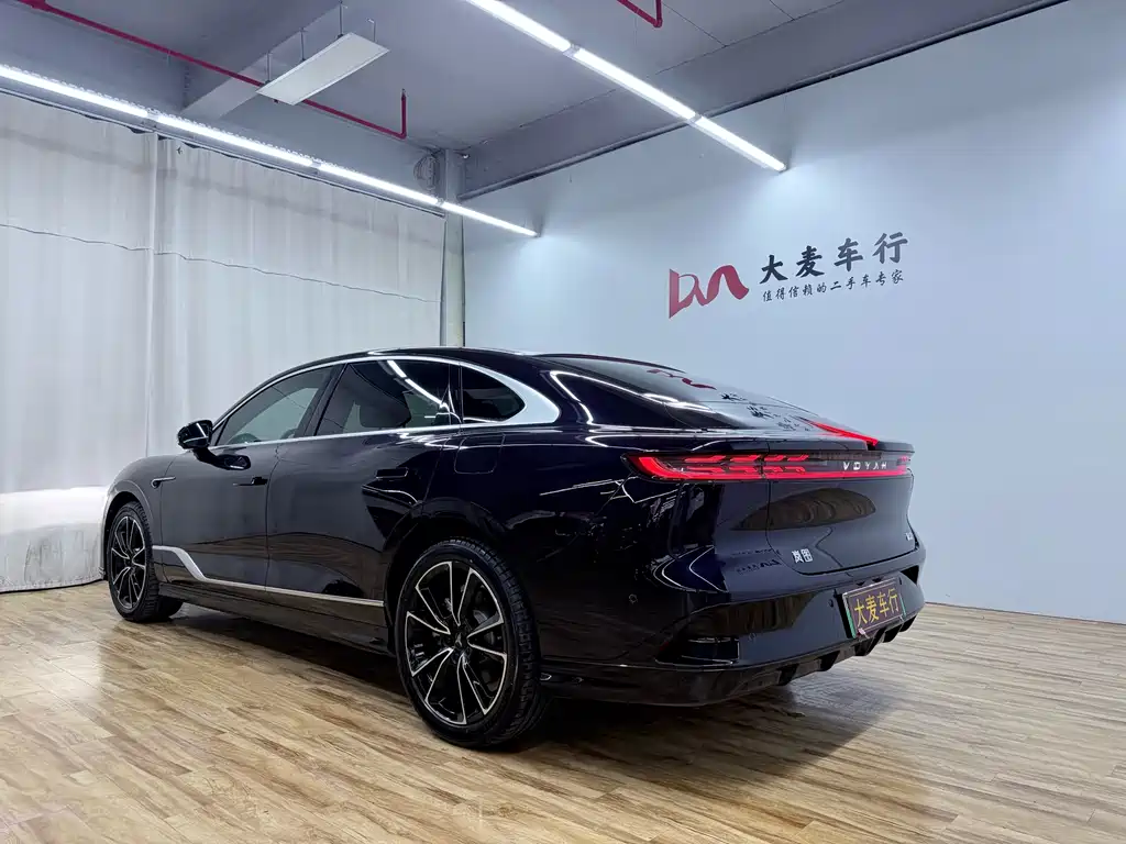 Voyah Zhuiguang PHEV 4 WD Ultra Long Range Flagship