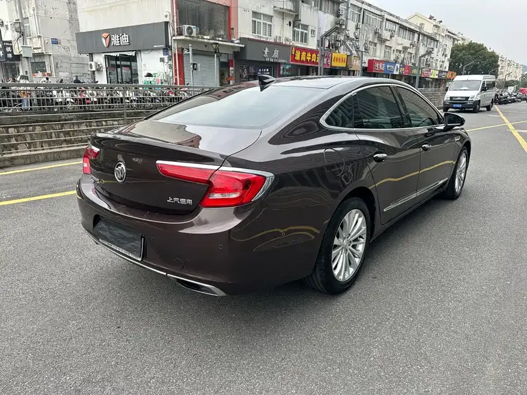 Buick LaCrosse 28 T Elite