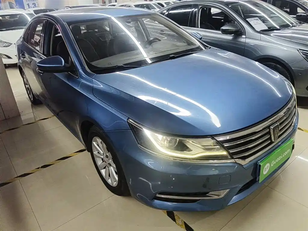 Roewe i6 Classic 20 T Auto Internet Smart Enjoyment