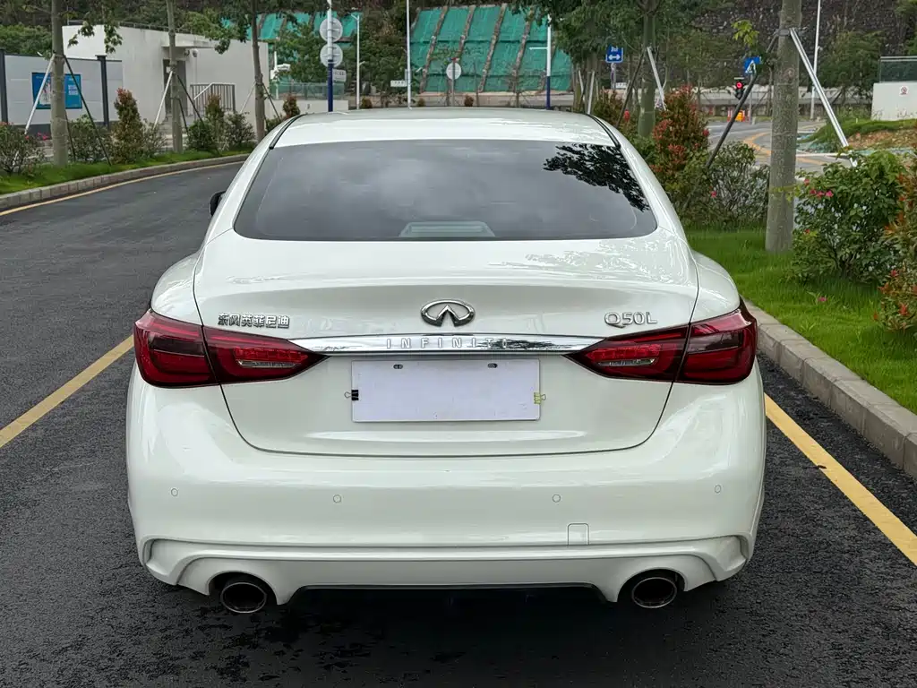 Infiniti Q50 L 2.0 T Comfort CN-VI