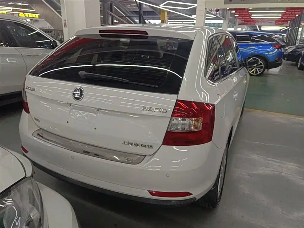 Rapid Spaceback 1.6 L Manual Comfort