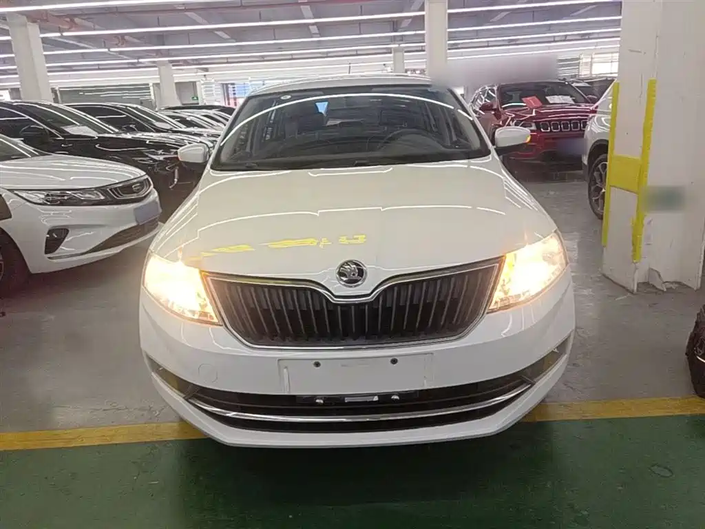 Rapid Spaceback 1.6 L Manual Comfort