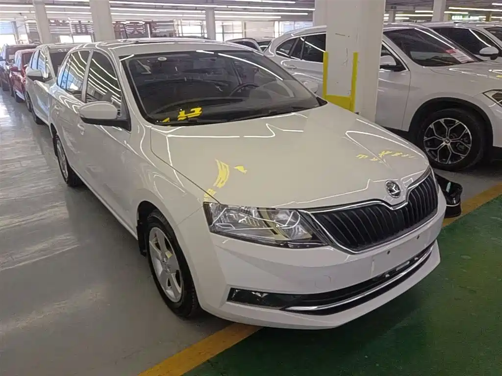 Rapid Spaceback 1.6 L Manual Comfort