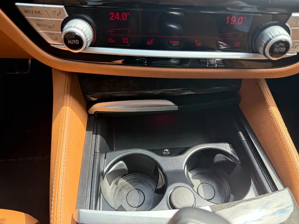 BMW 6 Series GT 630 i M Sport Package