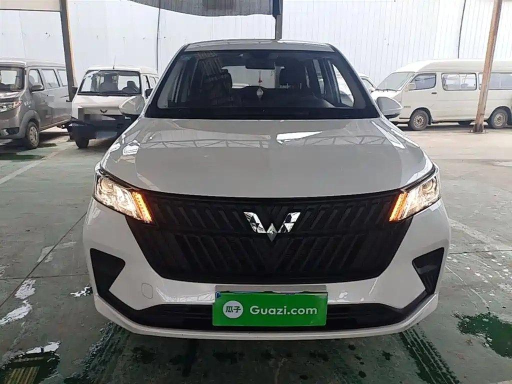 Wuling Jiachen 1.5 L Manual Joy Enjoyment Elite