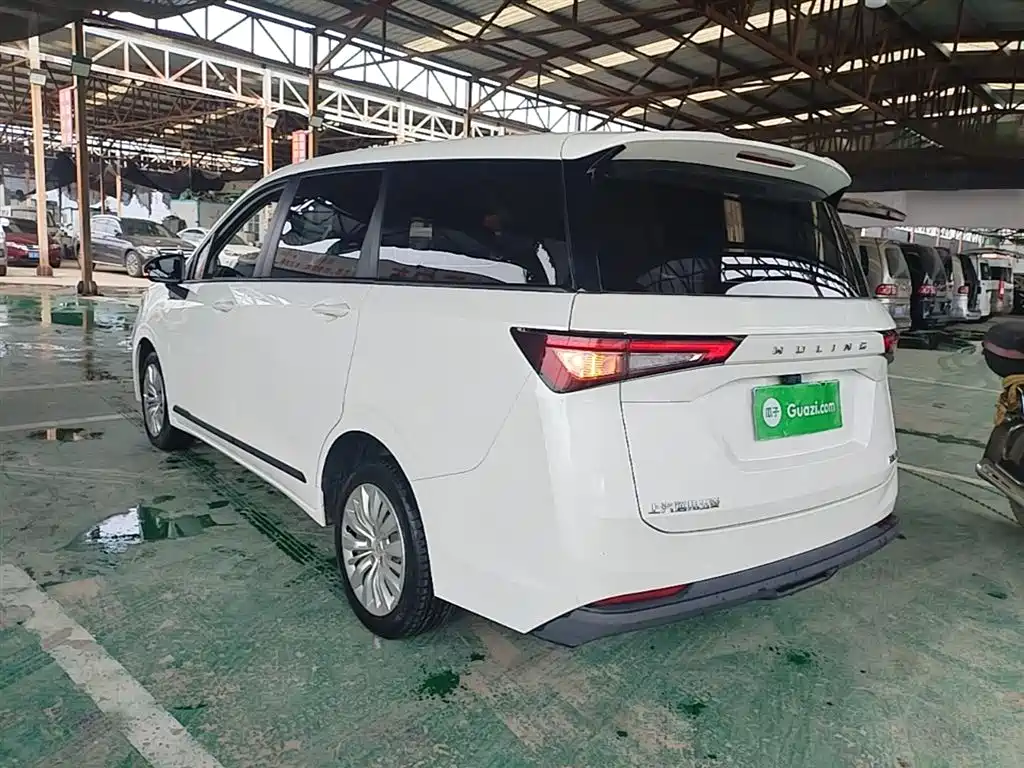 Wuling Jiachen 1.5 L Manual Joy Enjoyment Elite
