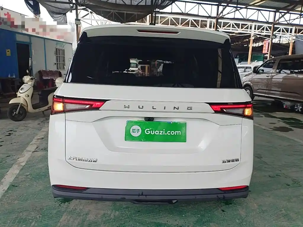 Wuling Jiachen 1.5 L Manual Joy Enjoyment Elite