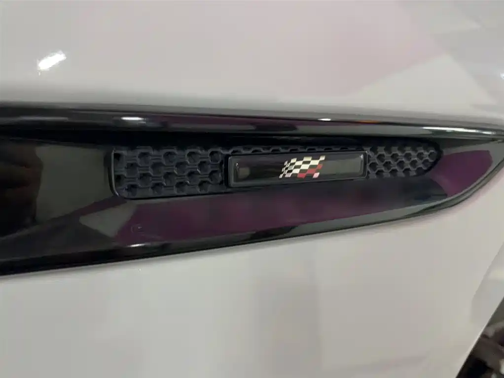 Jaguar XFL XFL 2.0 T P200 2 WD Racing Flag
