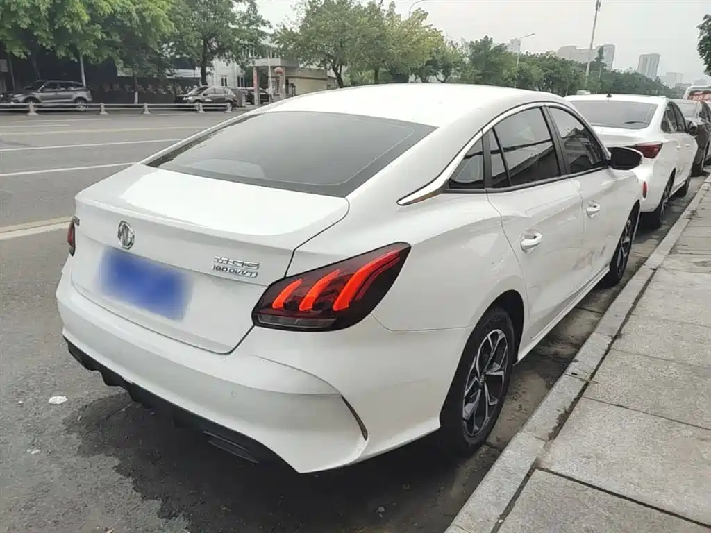 MG5 180 DVVT CVT Youth Luxury