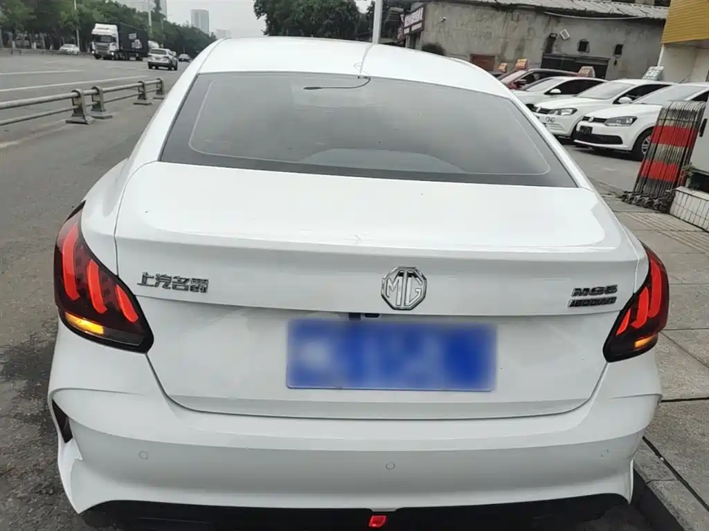 MG5 180 DVVT CVT Youth Luxury