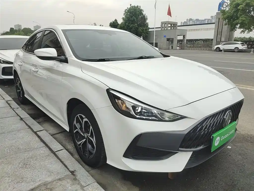 MG5 180 DVVT CVT Youth Luxury