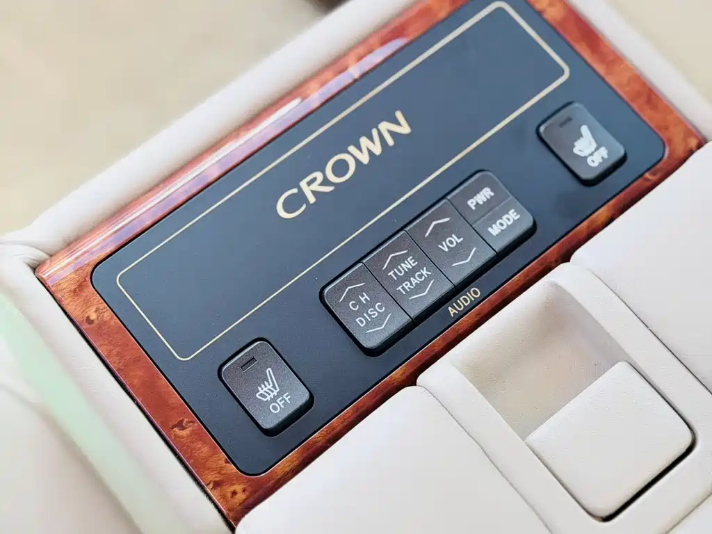 Crown 2.5 L Royal Special Navigation