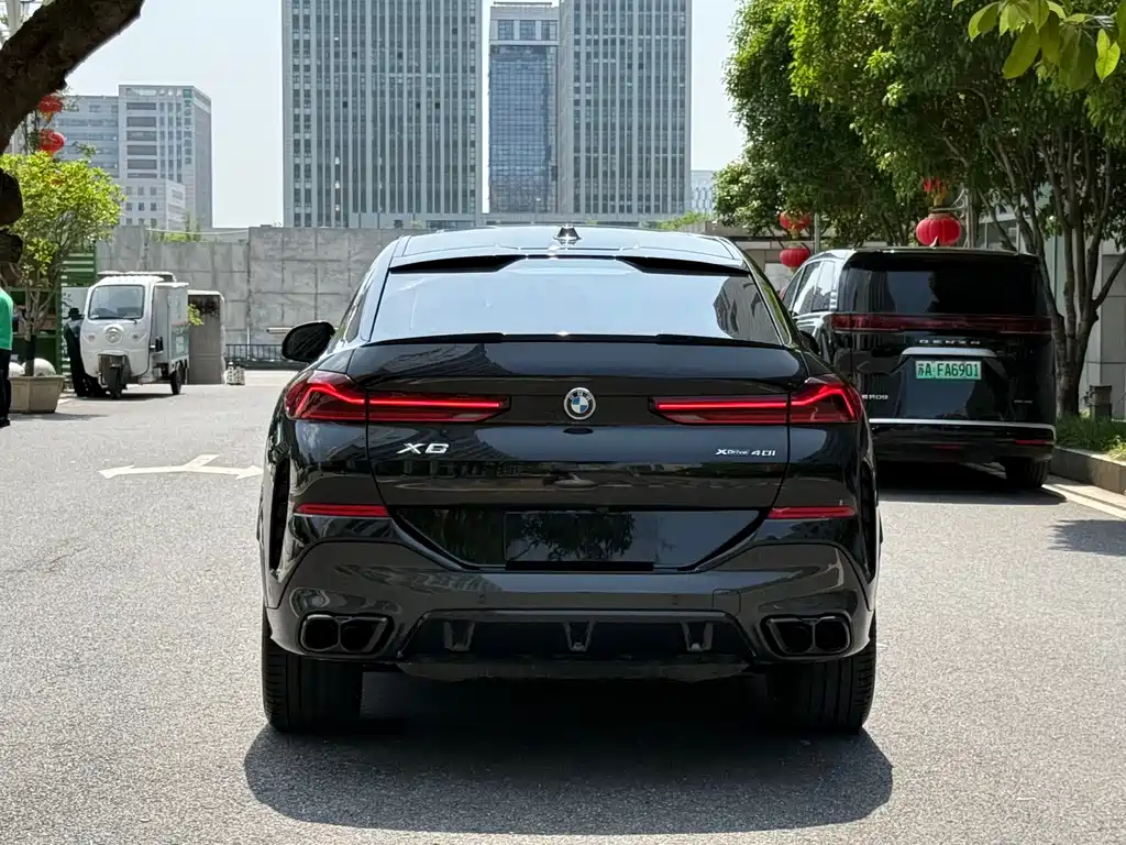 BMW X6 xDrive40 i Premium M Sport Package