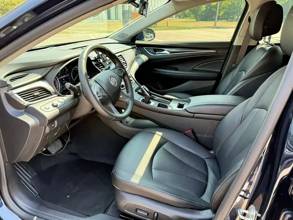 LaCrosse 652 T Luxury