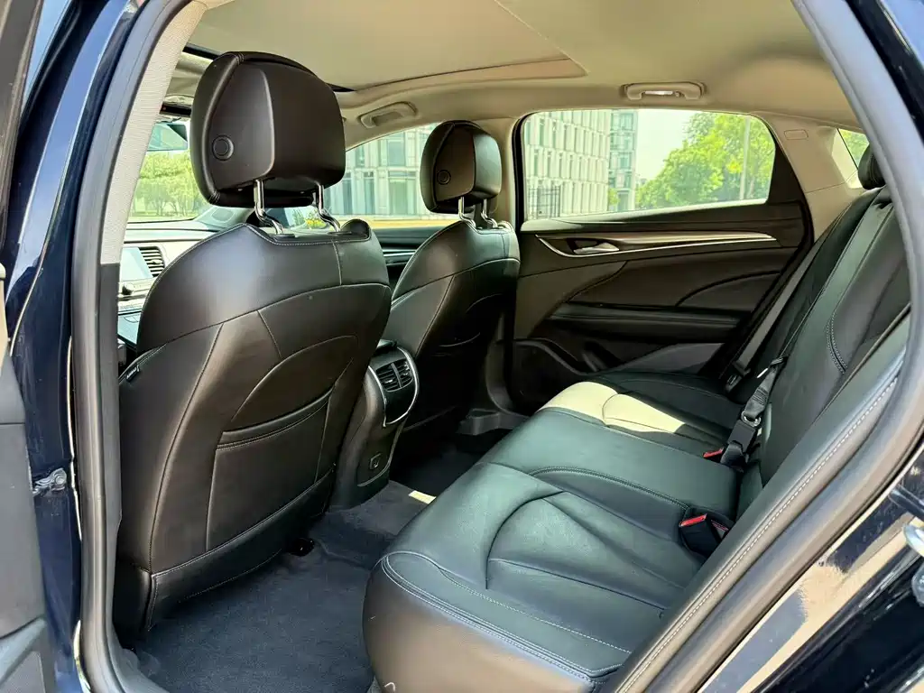 LaCrosse 652 T Luxury