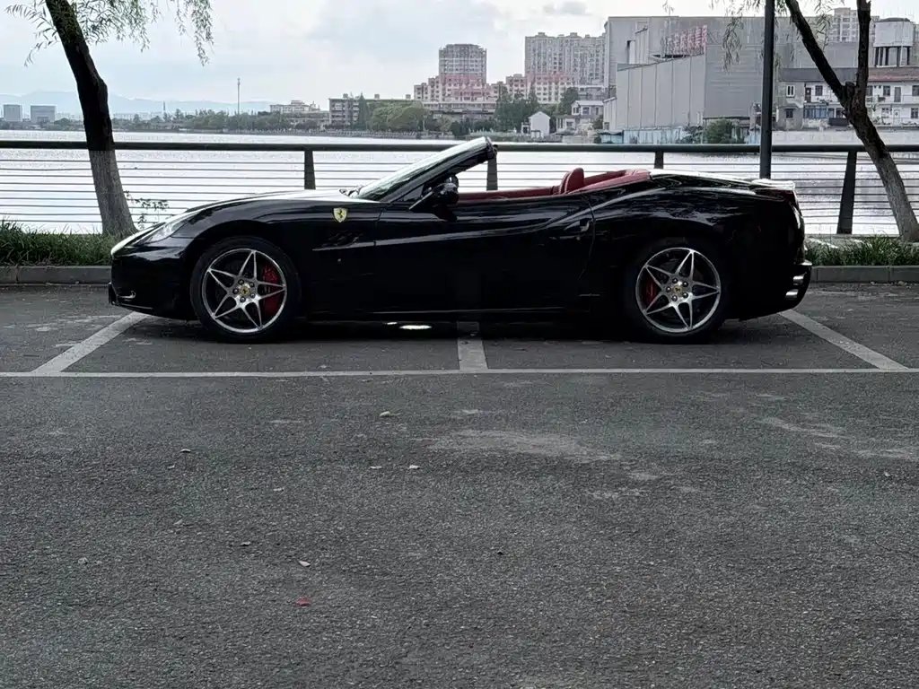 California T 4.3 L Standard