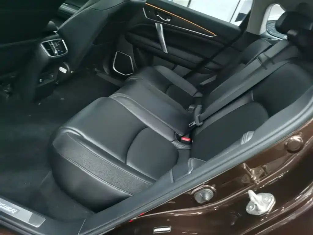 Avancier 370 TURBO 4 WD Premium
