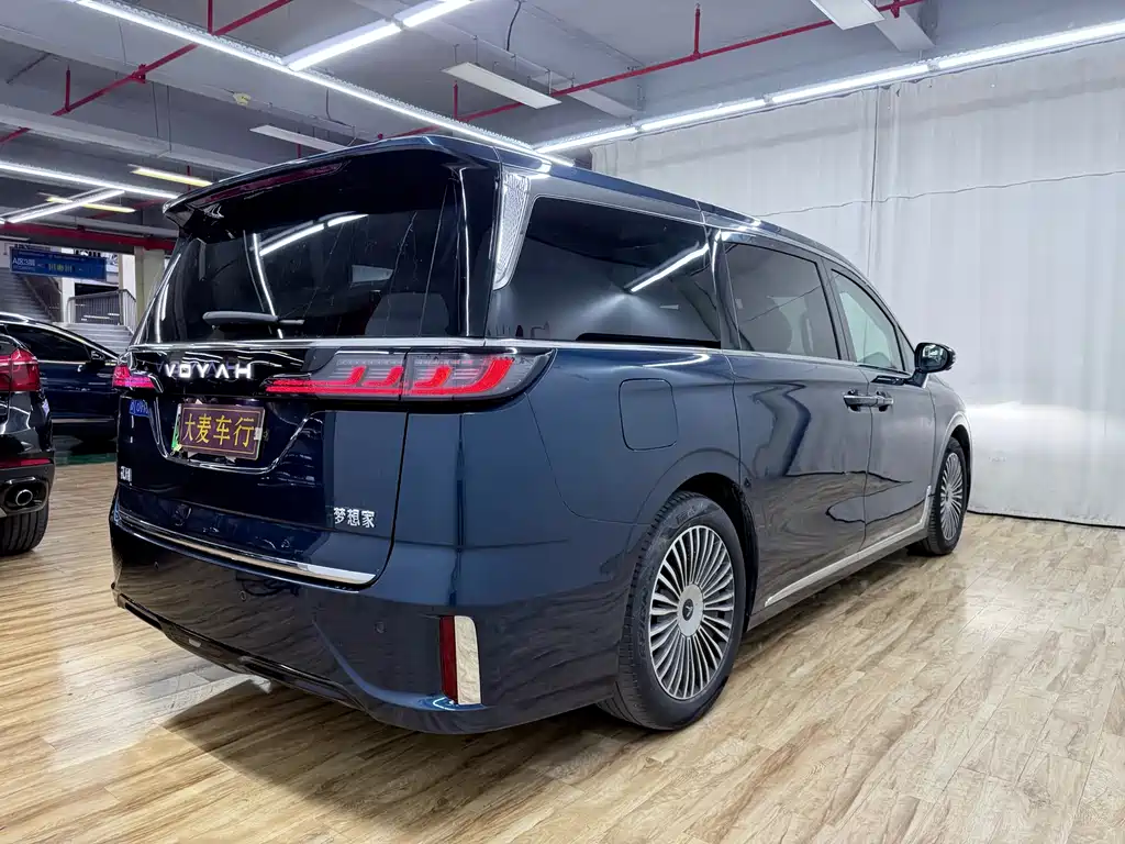 Voyah Dreamer PHEV 4 WD Flagship Kunpeng