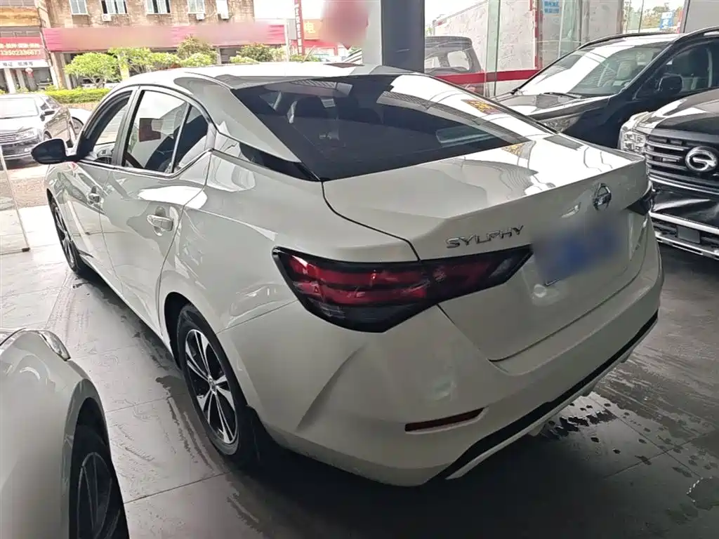 Sylphy 1.6 L CVT Joy