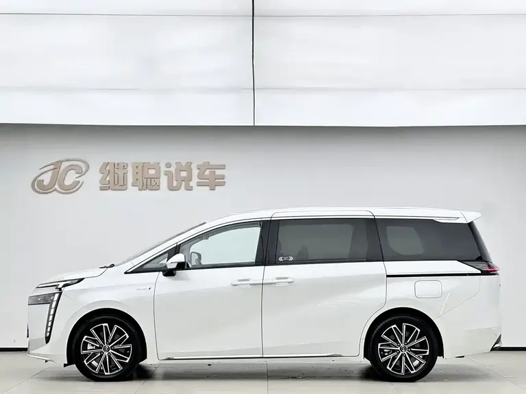 GAC Trumpchi E8 NEV 传祺E8 PHEV 2024款 150 km 龙腾光辉版