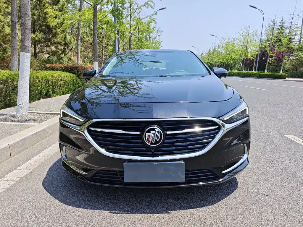 LaCrosse 652 T Luxury