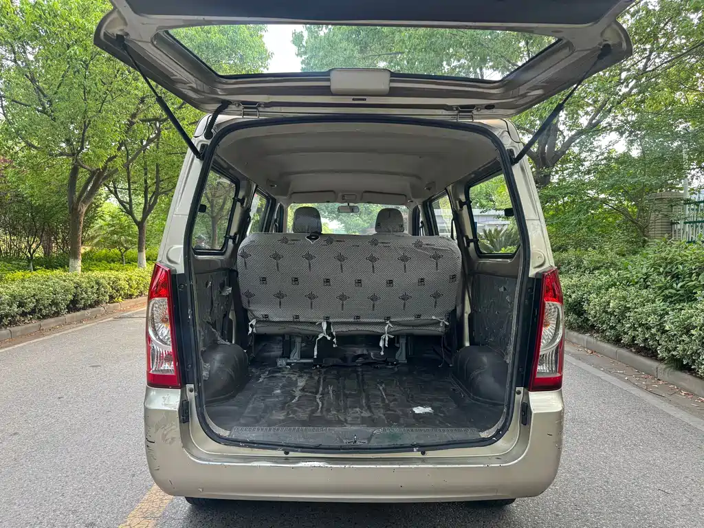 Wuling Rongguang 五菱荣光 2020款 1.2 L S 基本型 国VI