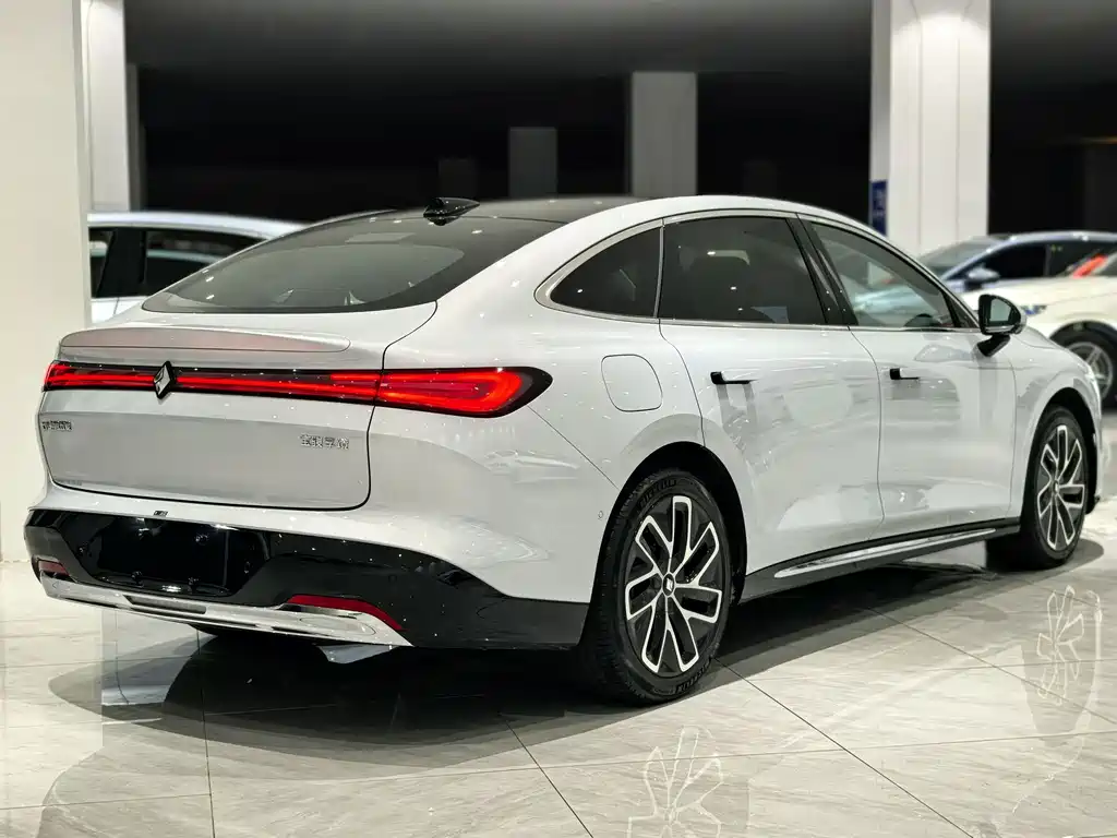 Baojun Xiangjing PHEV 140 km Luxury