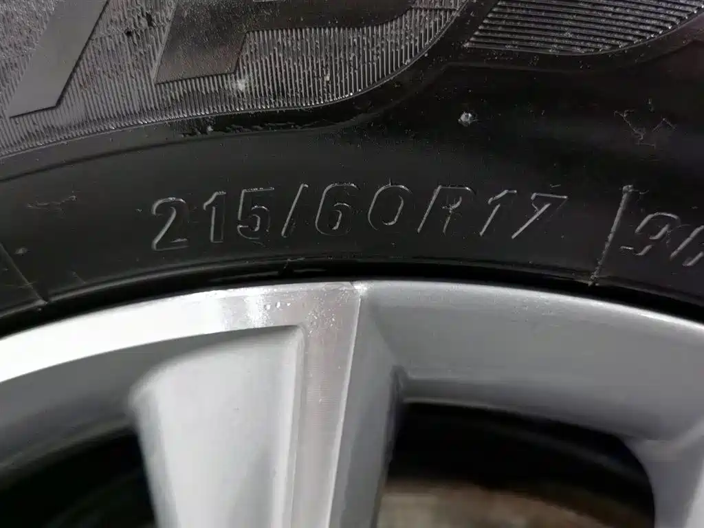 Roewe RX5 330 TGI Auto China Style