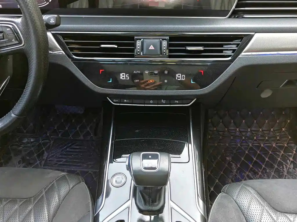 Hongqi HS5 Facelift 2.0 T Connected Flagship Enjoyment