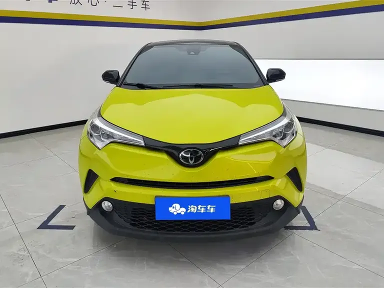 Toyota C-HR 2.0 L Leading Sunroof CN-VI