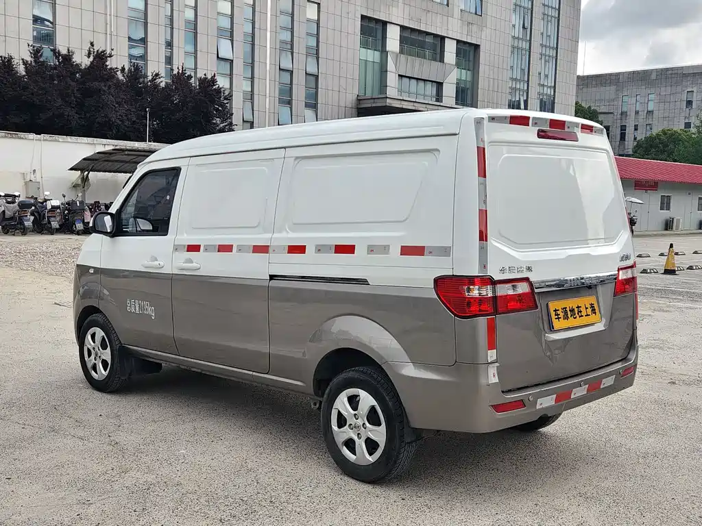 Xiaohaishi X30 小海狮X30 2024款 1.5 L 财富型厢货 2/5座 前置空调