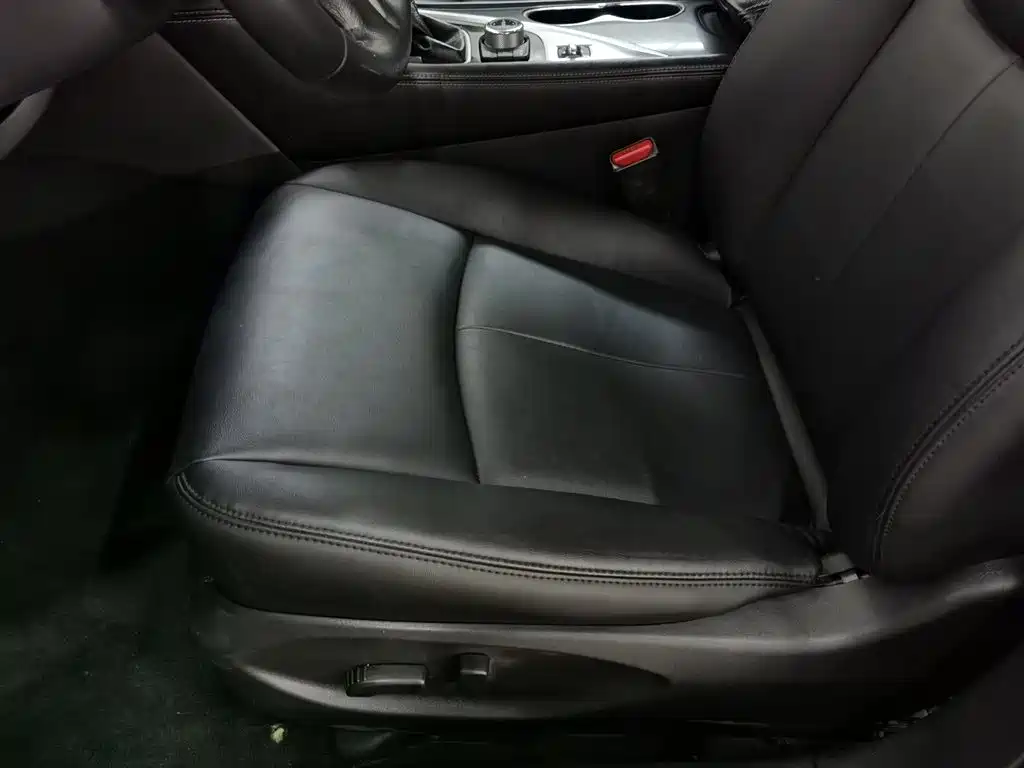 Infiniti Q50 L 2.0 T Comfort