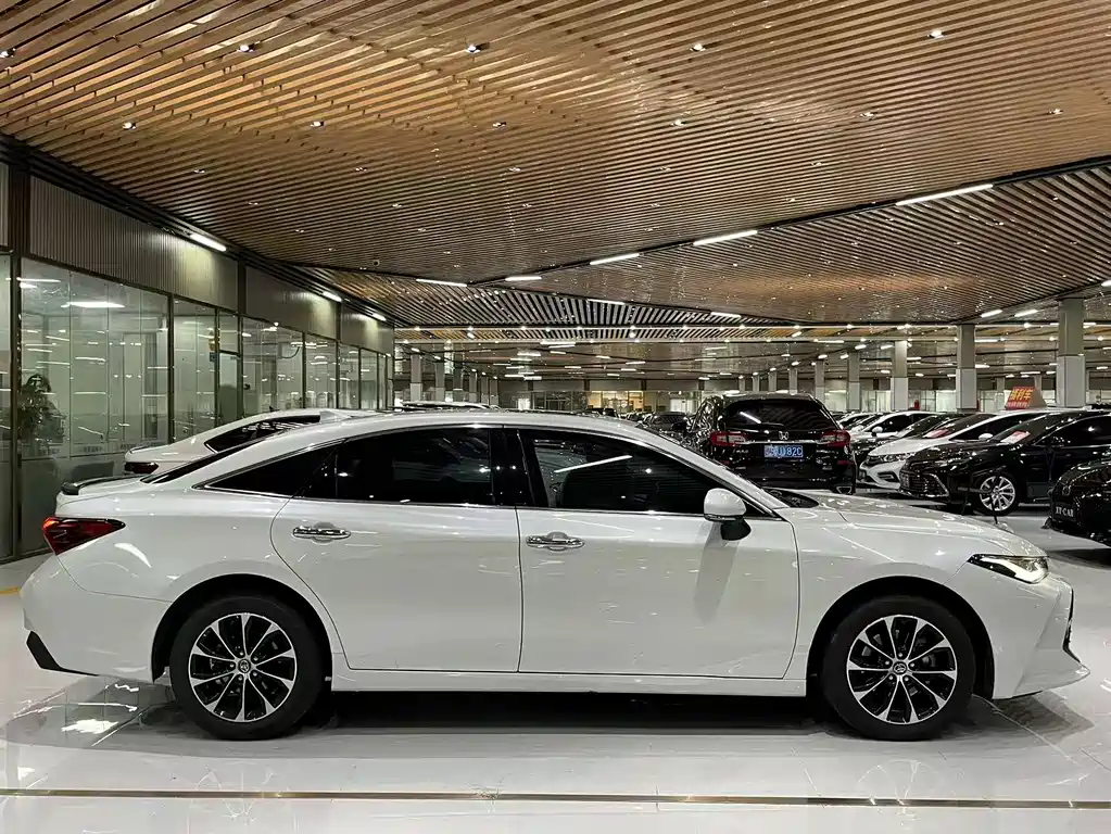 Avalon 2.0 L Luxury