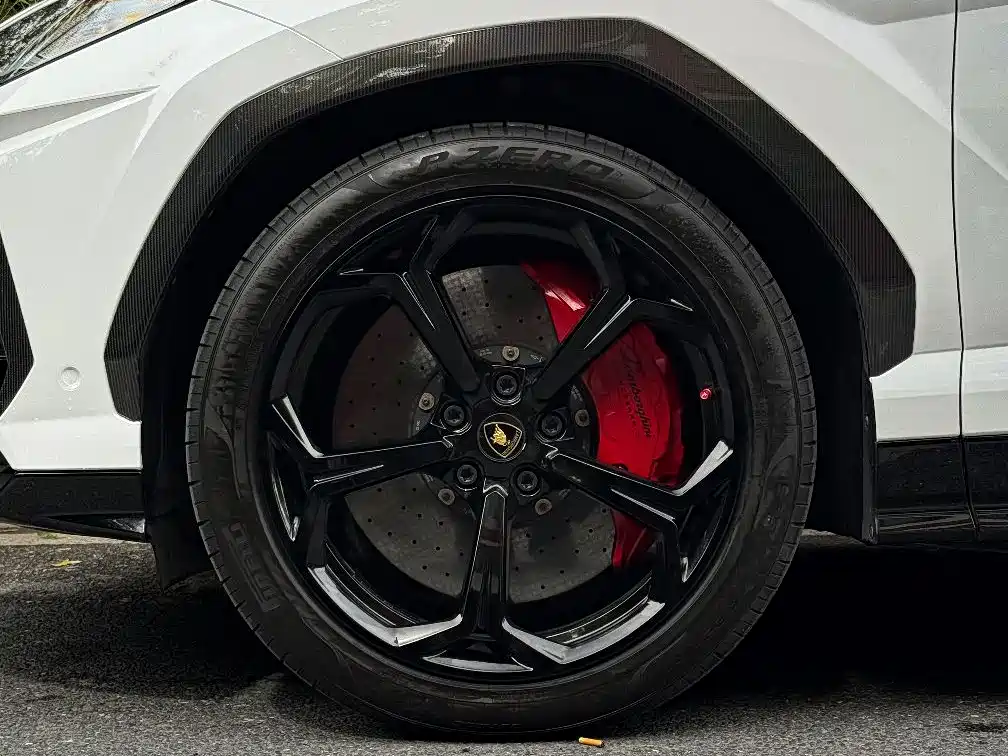 Urus 4.0 T V8