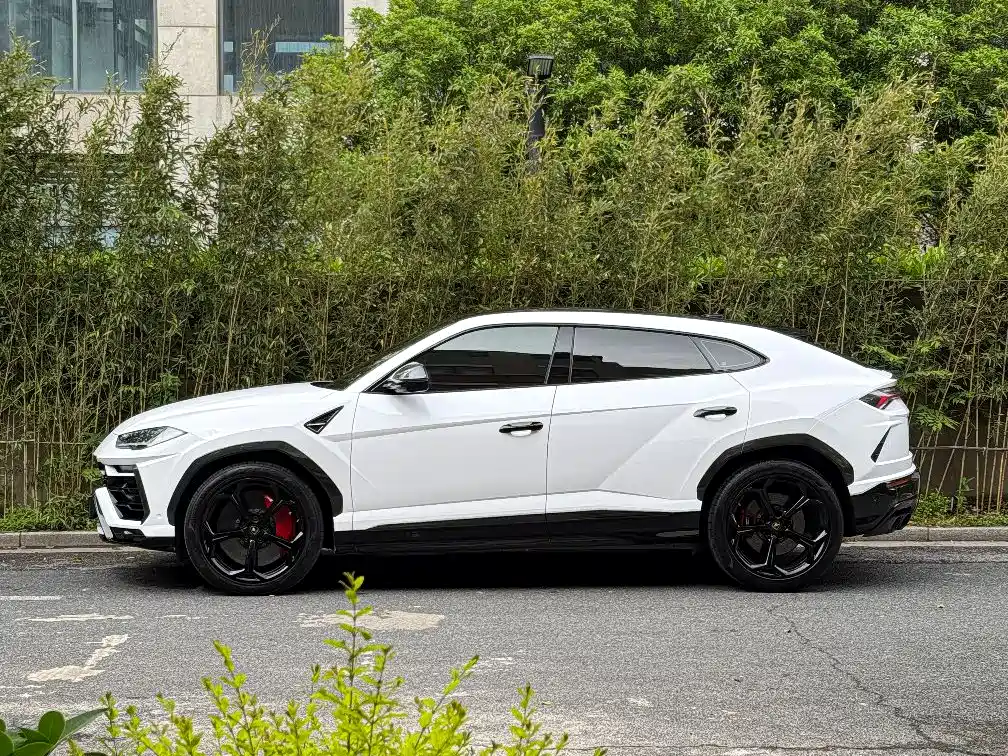Urus 4.0 T V8