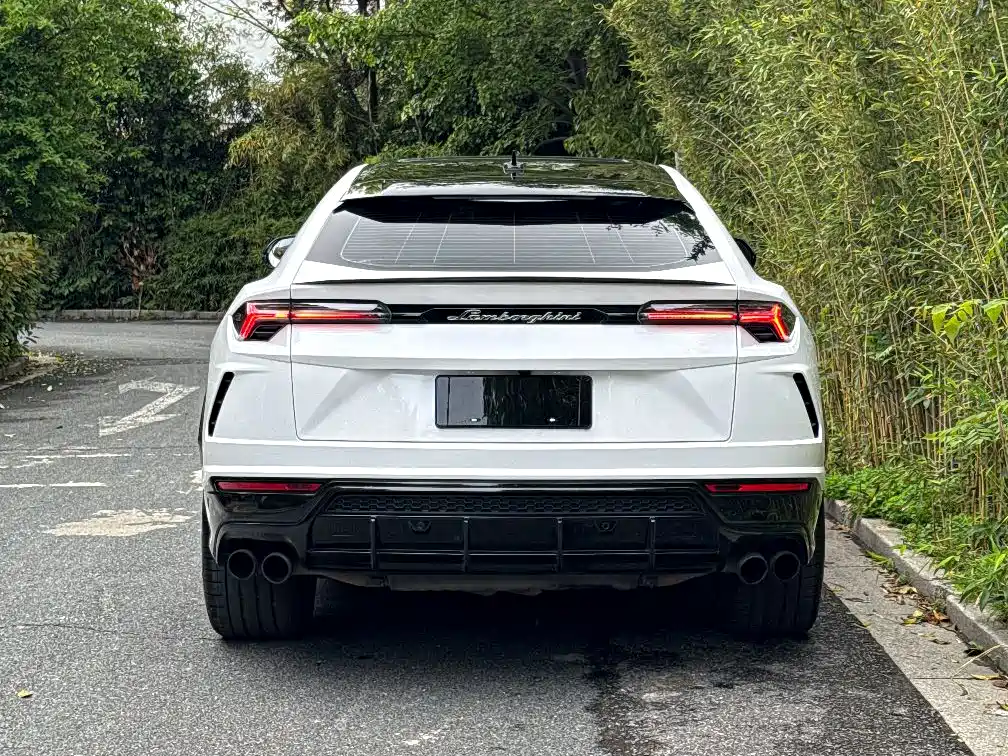 Urus 4.0 T V8