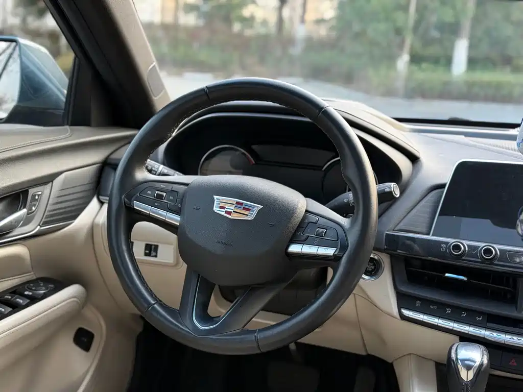 Cadillac CT4 25 T Luxury