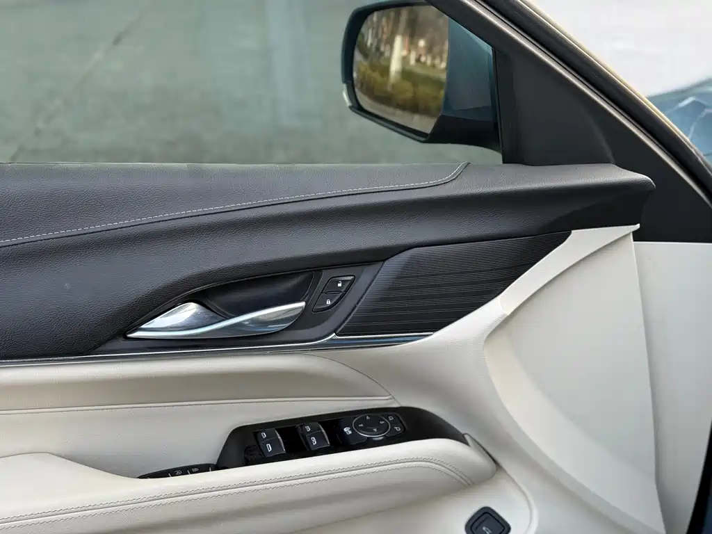 Cadillac CT4 25 T Luxury
