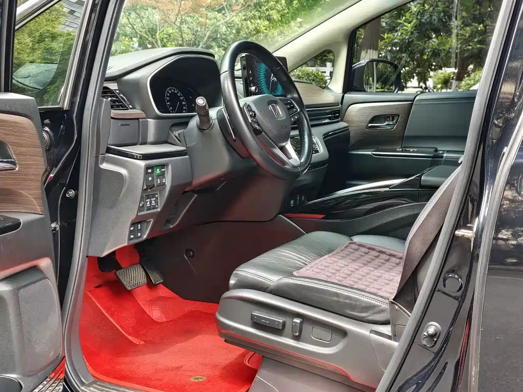 Odyssey 2.0 L e:HEV Sharp· Shine Enjoyment