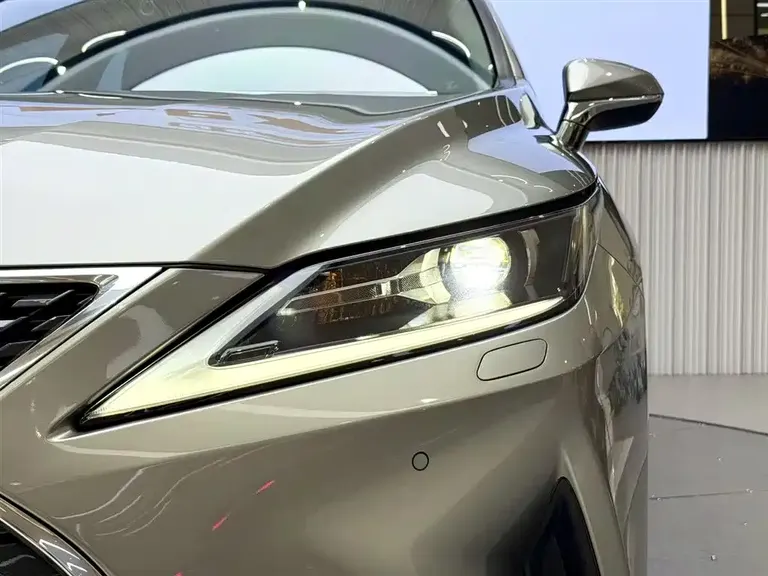 Lexus RX Facelift 300 2 WD Comfort