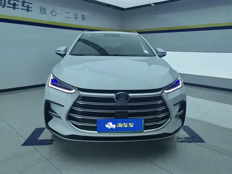 BYD Tang NEV DM-i 112 KM Distinguished