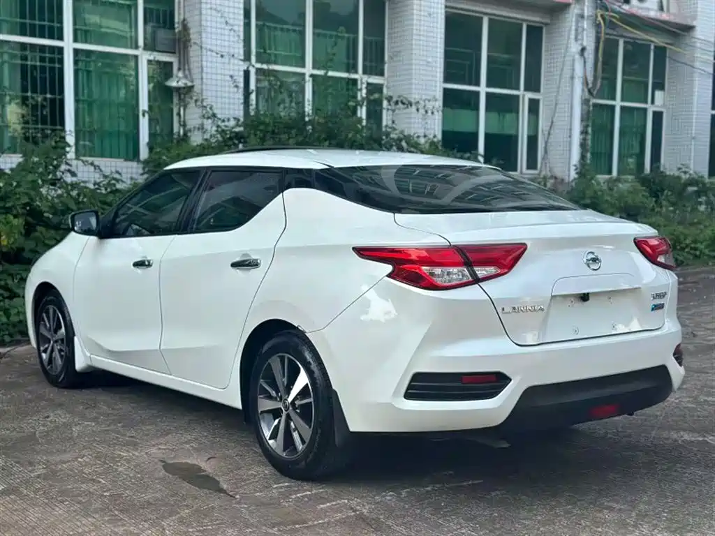 Lannia 1.6 L CVT Cool