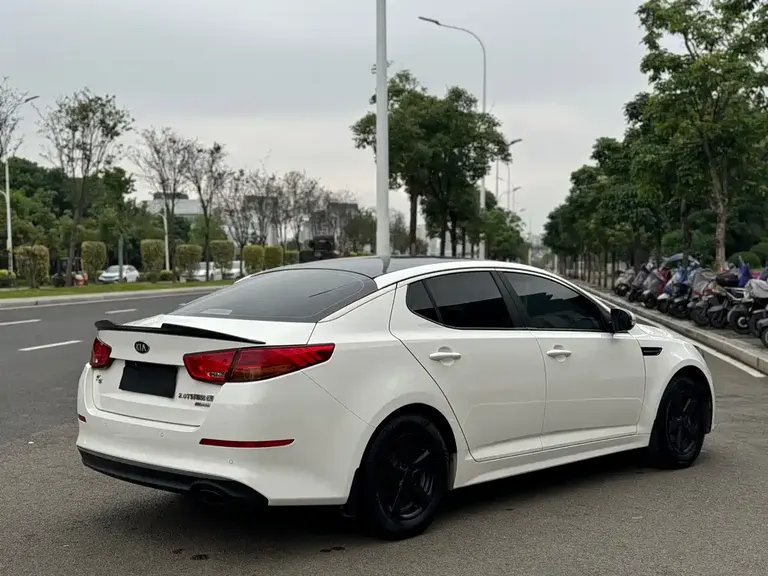 Kia K5 2.0 L Auto GL
