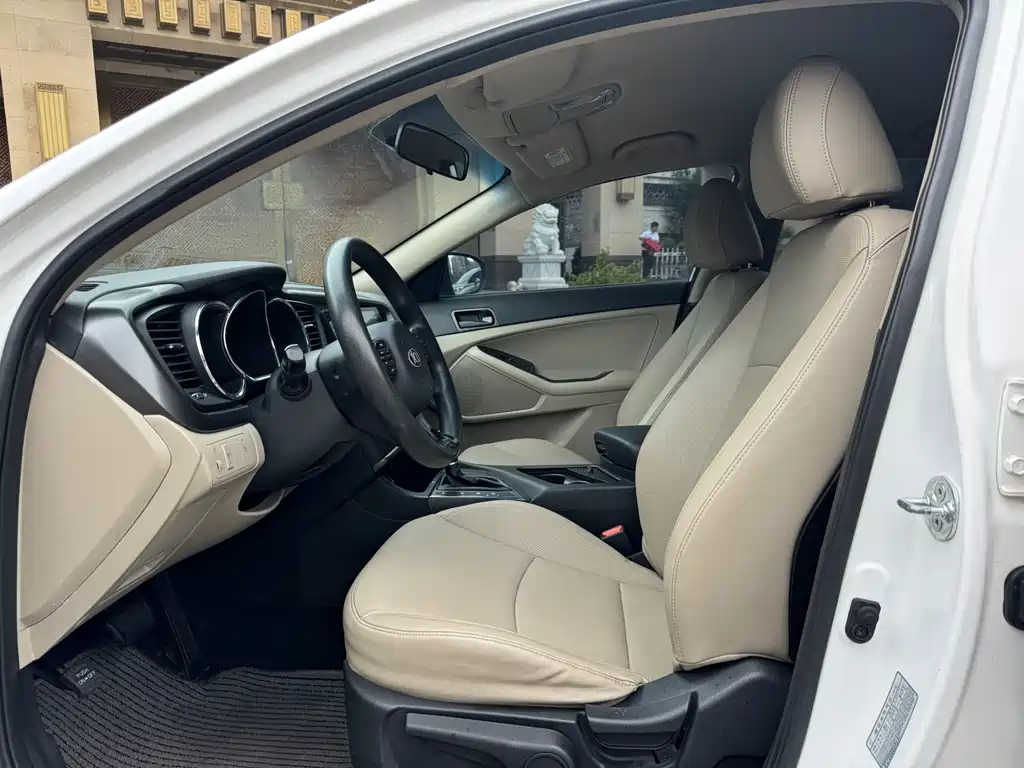 Kia K5 2.0 L Auto GL