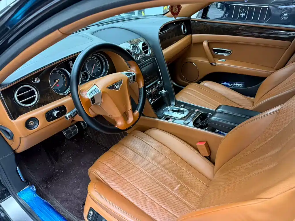 Flying Spur 4.0 T V8 Distinguished