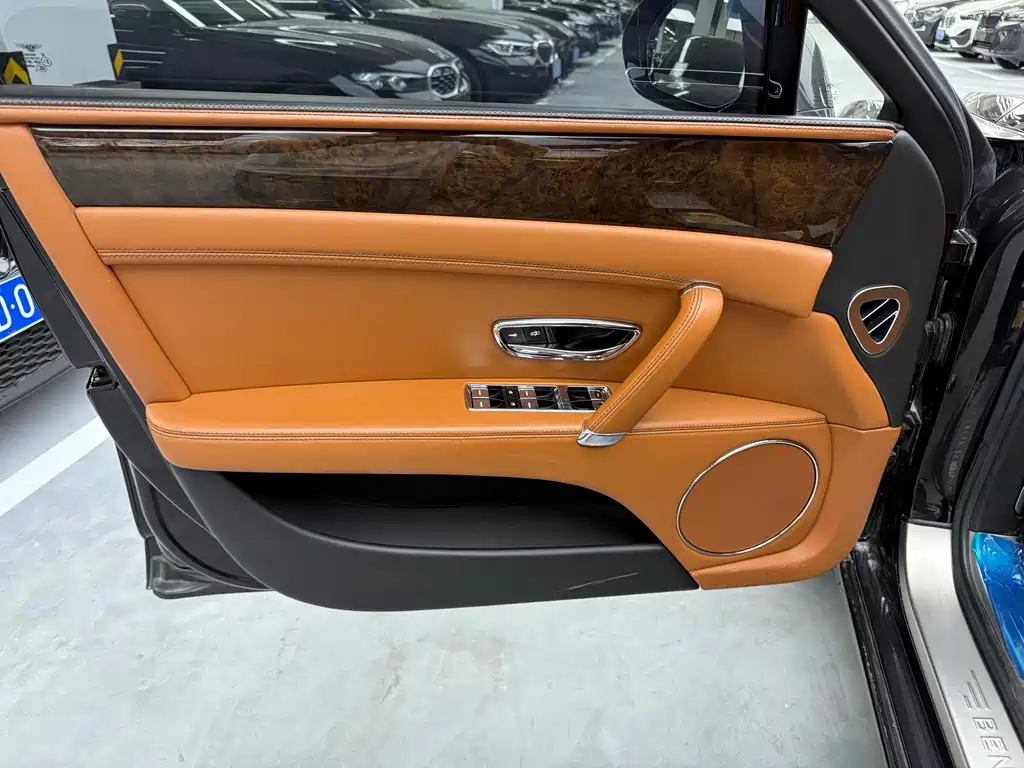 Flying Spur 4.0 T V8 Distinguished
